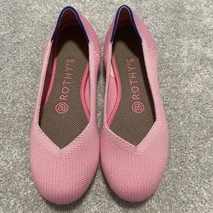 Pink rothys